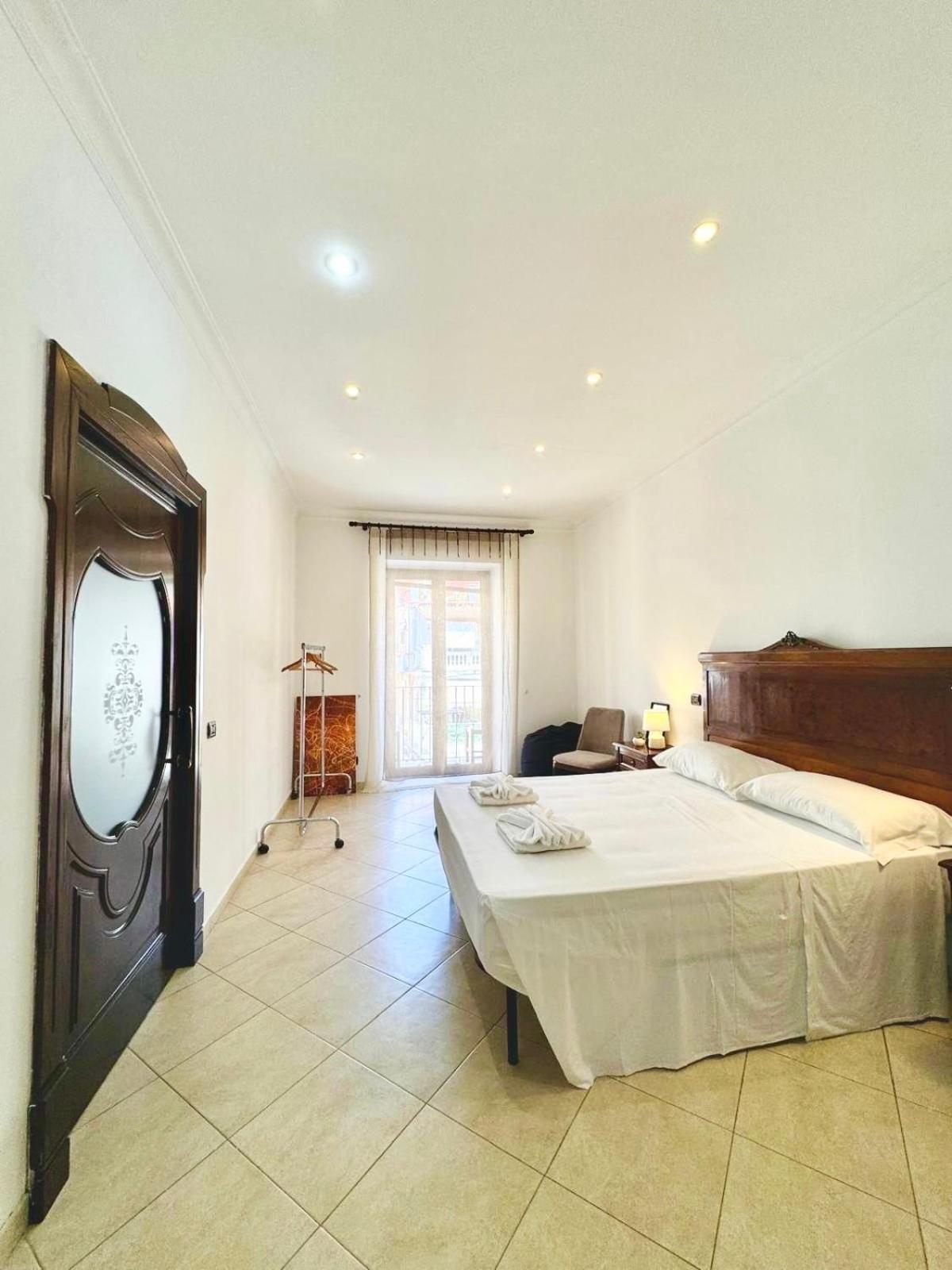 Guest house Matrimoniale Con Terrazzo Naples